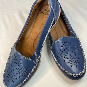 Earth Origins NWOT Womens Blue Leather Perforated Loafer US 7.5 EU 38.5
